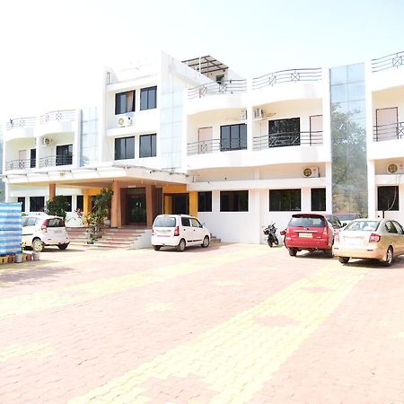 River Touch Resort Silvassa Ngoại thất bức ảnh