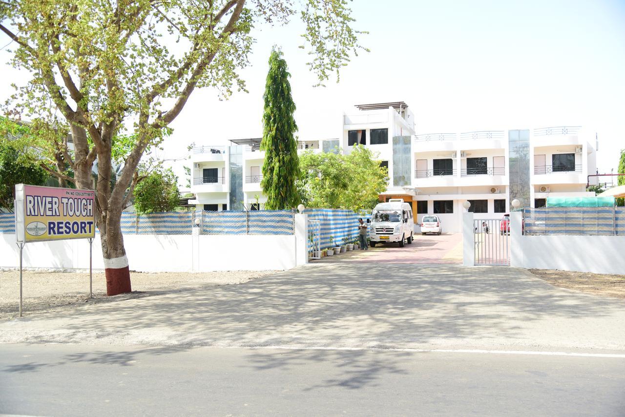 River Touch Resort Silvassa Ngoại thất bức ảnh