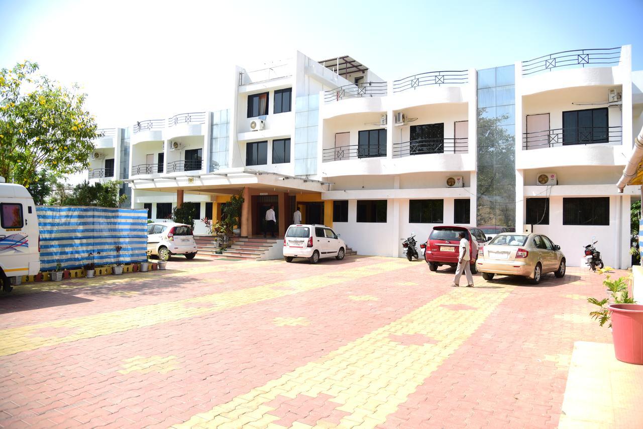 River Touch Resort Silvassa Ngoại thất bức ảnh